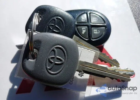 2014 Toyota Sienna Xle V6 8 Passenger z USA, uszkodzony, nr VIN 5TDYK3DC3ES475018